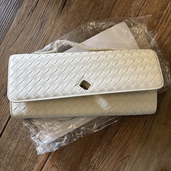 Few Moda Handbags - White Woven Vegan Leather Clutch Crossbody Bag Gold Hardware Intrecciato Style